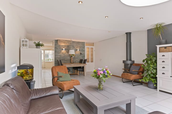 Photo 6 of Leonard Bernsteinstraat 34