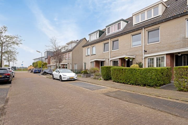 Photo 36 of Leonard Bernsteinstraat 34