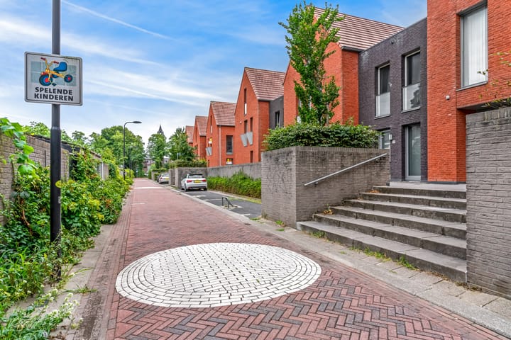 Foto 27 van Van Hoevestraat 79