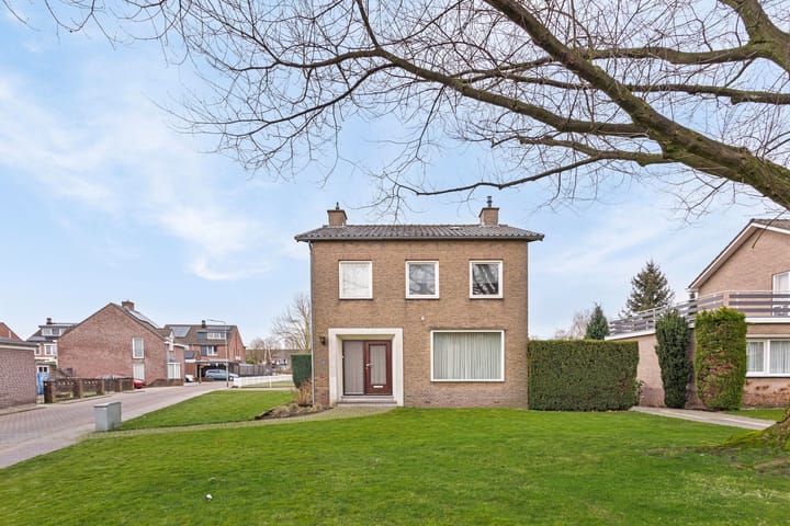 Photo 1 of Emmastraat 22