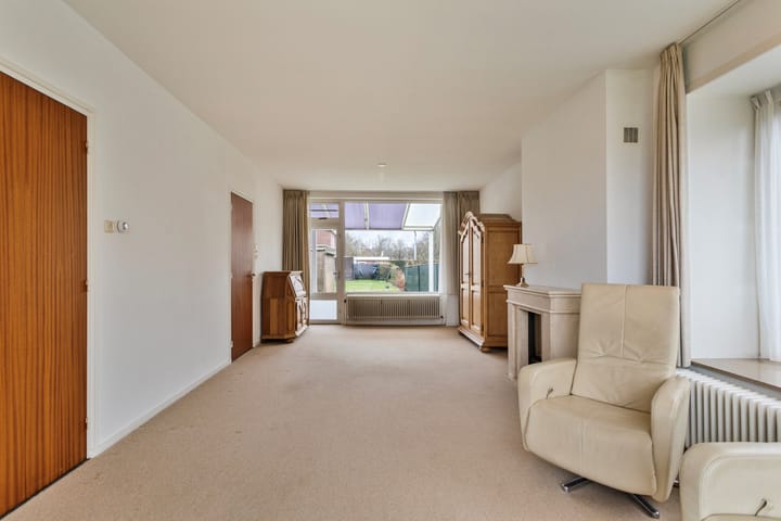 Photo 8 of Emmastraat 22