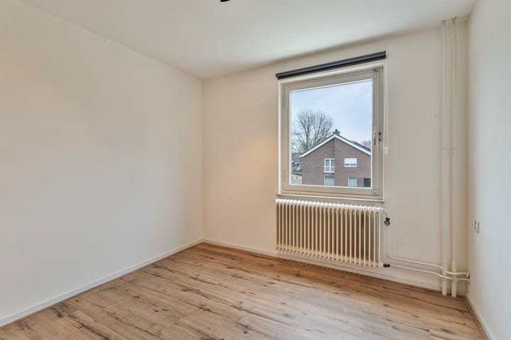 Photo 18 of Emmastraat 22