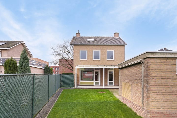 Photo 34 of Emmastraat 22