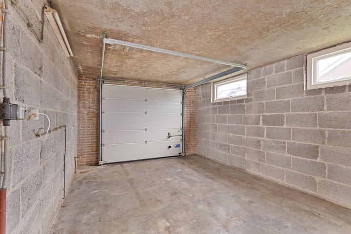 Photo 36 of Emmastraat 22