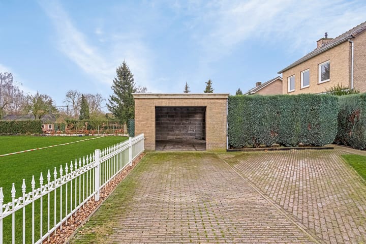 Photo 39 of Emmastraat 22