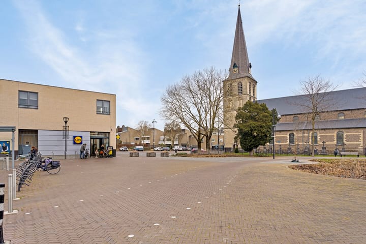 Photo 46 of Emmastraat 22