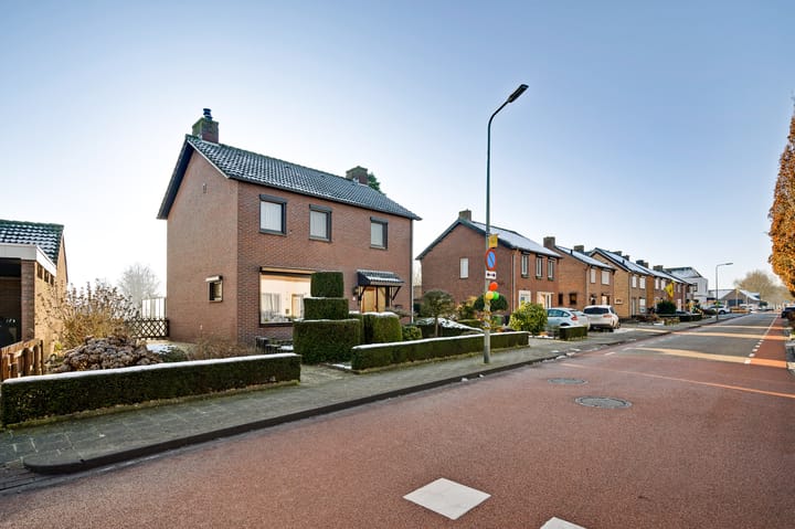 Photo 40 of Eikesstraat 17