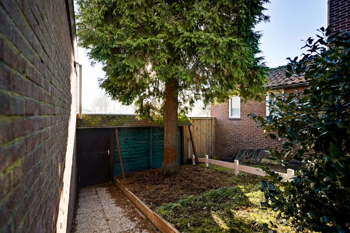 Photo 46 of Eikesstraat 17