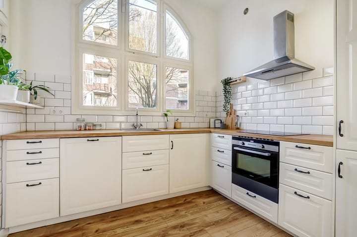 Photo 3 of Borneostraat 1