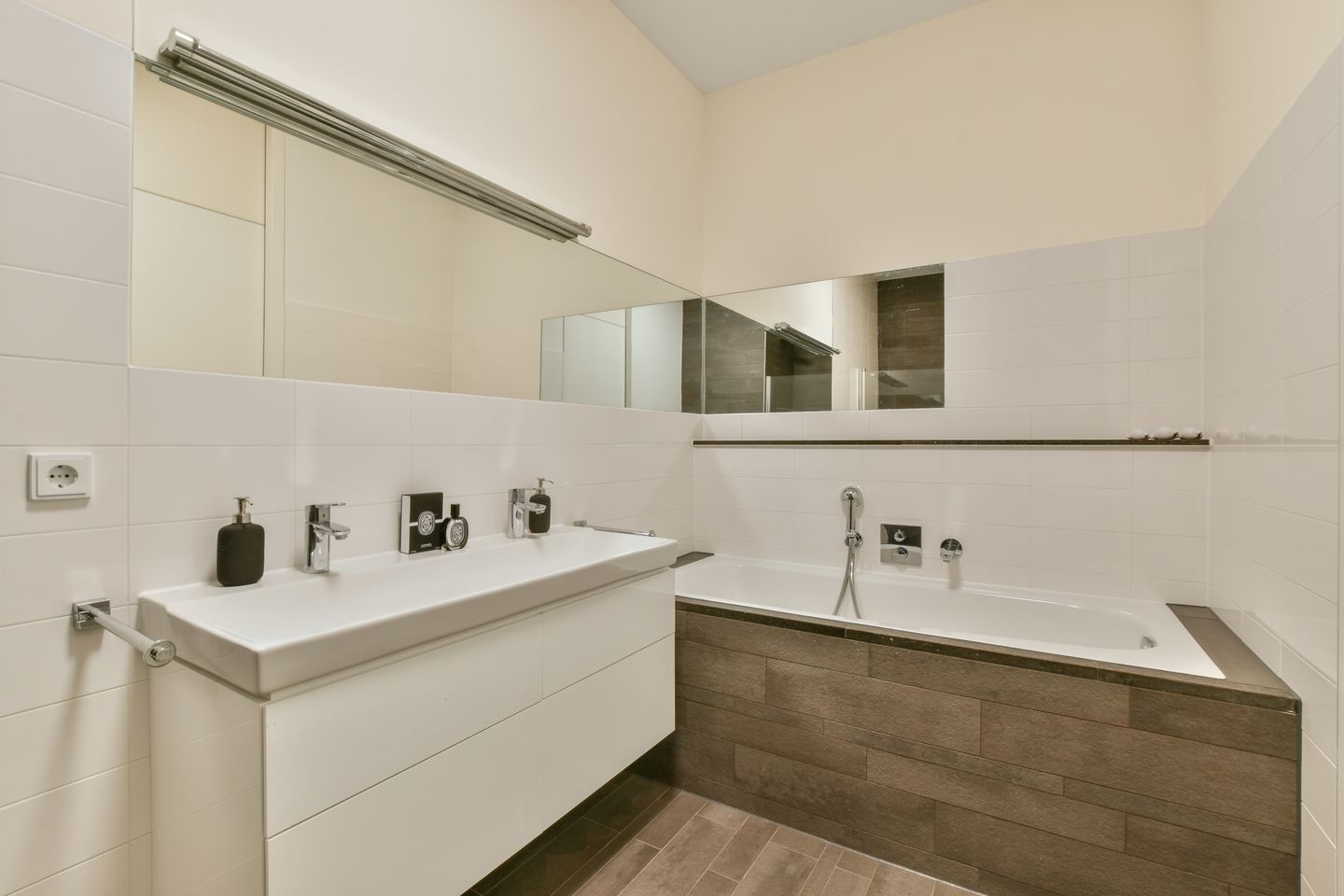 Foto 25 van Claude Debussylaan 227