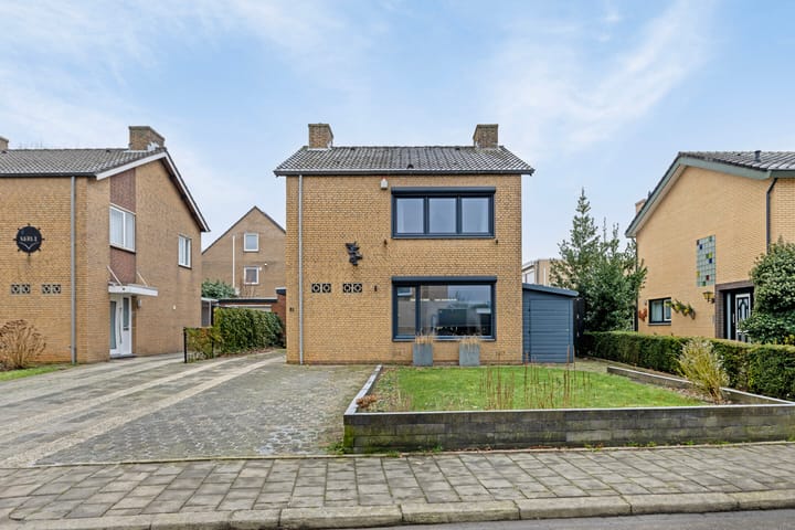 Foto 2 van Burg. Smeetsstraat 31