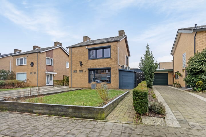 Foto 3 van Burg. Smeetsstraat 31