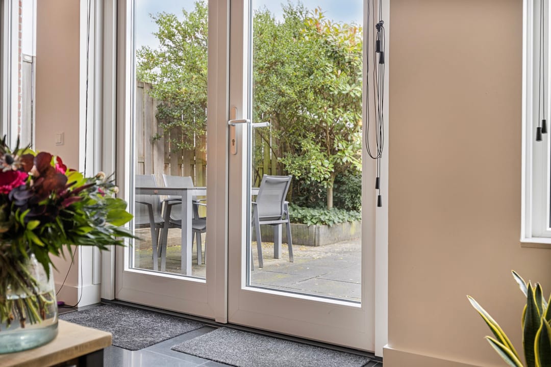 Foto 7 van Voorschotenstraat 12