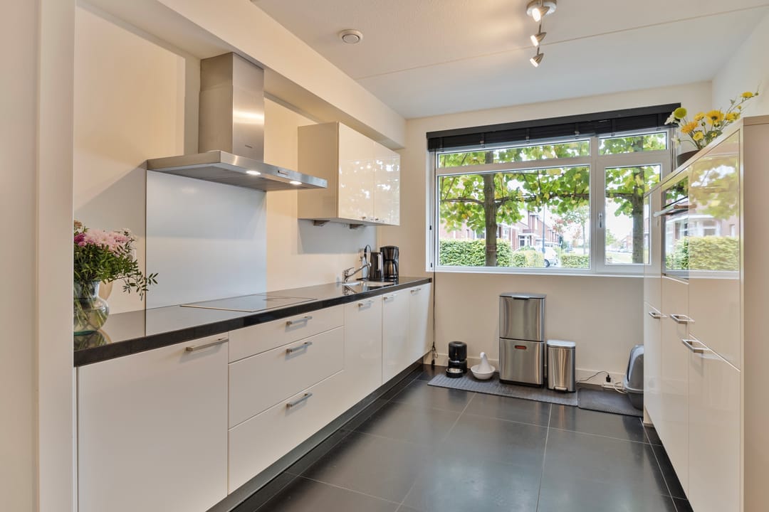 Foto 8 van Voorschotenstraat 12