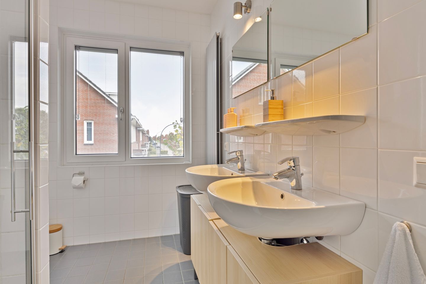 Foto 14 van Voorschotenstraat 12