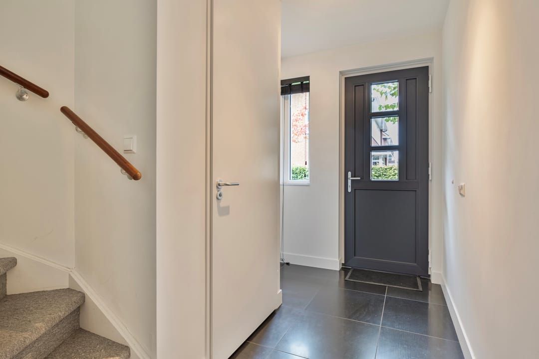 Foto 11 van Voorschotenstraat 12