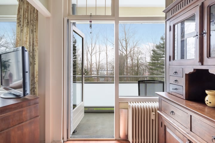 Foto 22 van Van der Helmstraat 309