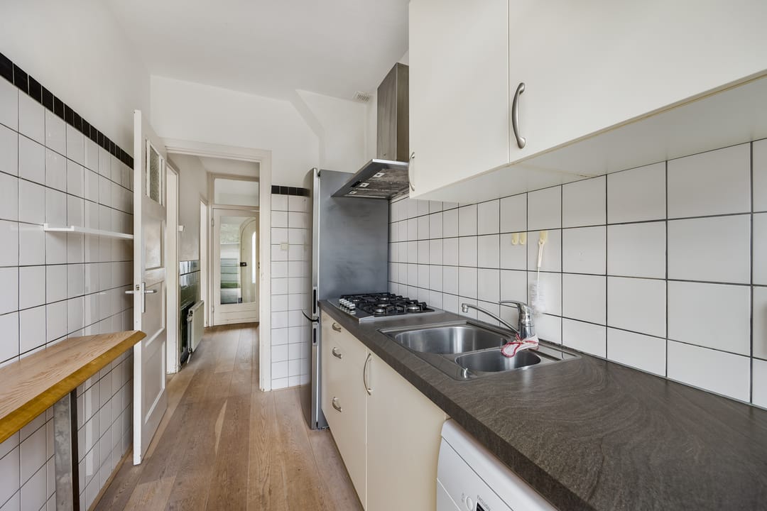 Foto 8 van Professor Van der Waalsstraat 9