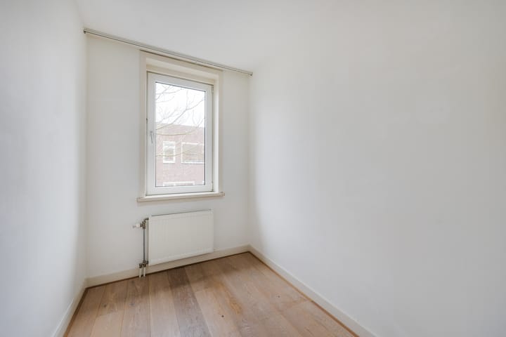 Foto 19 van Professor Van der Waalsstraat 9