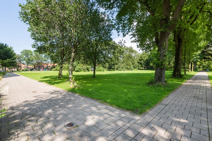 Foto 30 van Professor Van der Waalsstraat 9