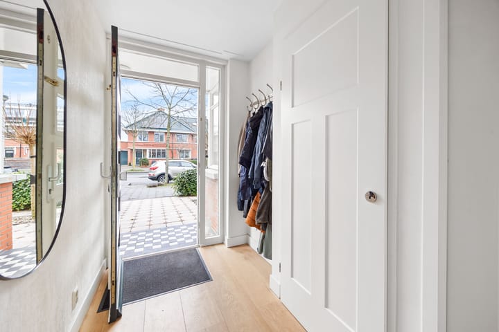 Photo 6 of Middelgeestlaan 12