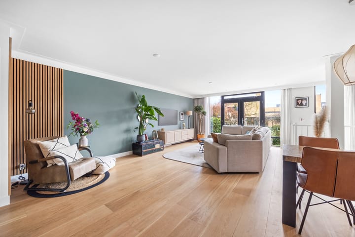 Photo 11 of Middelgeestlaan 12