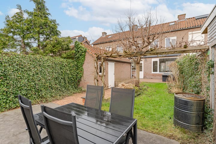 Photo 6 of Meidoornstraat 45