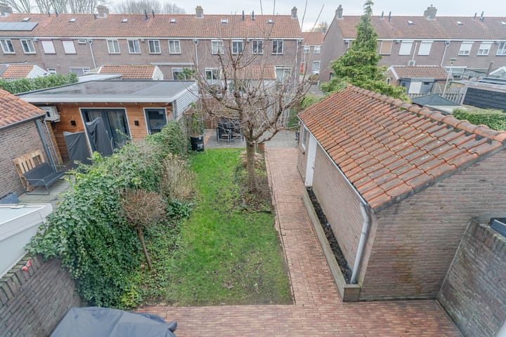 Photo 12 of Meidoornstraat 45