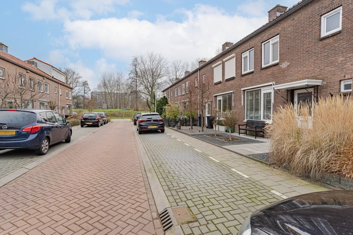 Photo 18 of Meidoornstraat 45