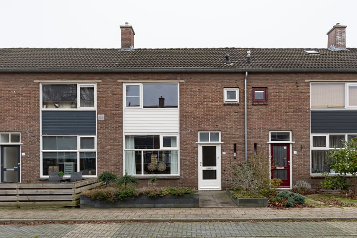 Bekijk foto van Dr. L.J.F. Janssenstraat 7