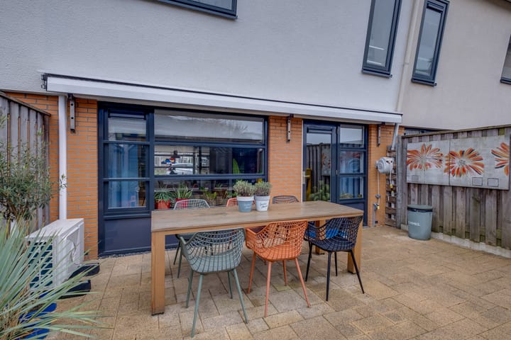 Photo 33 of Aletta Jacobsstraat 12