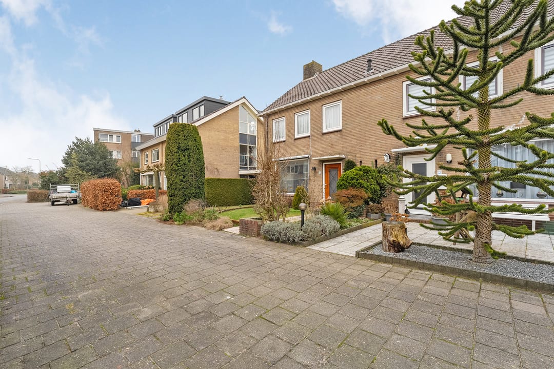 Photo 32 of H Roland Holststraat 53