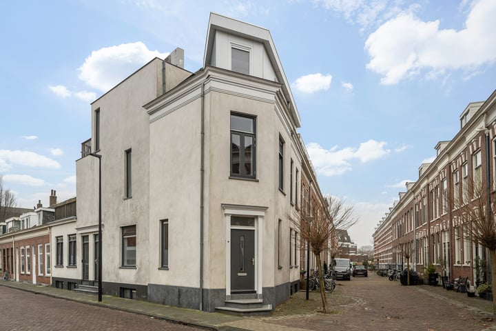 Bekijk foto 4 van Fenacoliuslaan 49