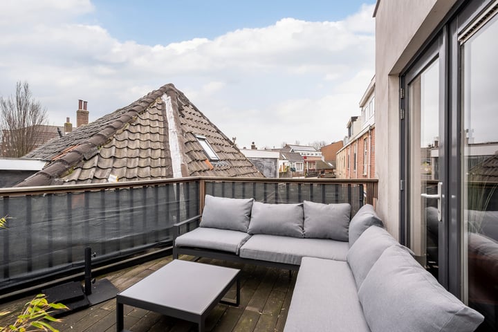 Bekijk foto 3 van Fenacoliuslaan 49