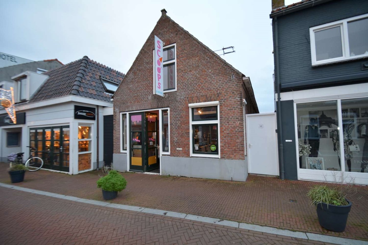 Bekijk foto 3 van Dorpsstraat 48