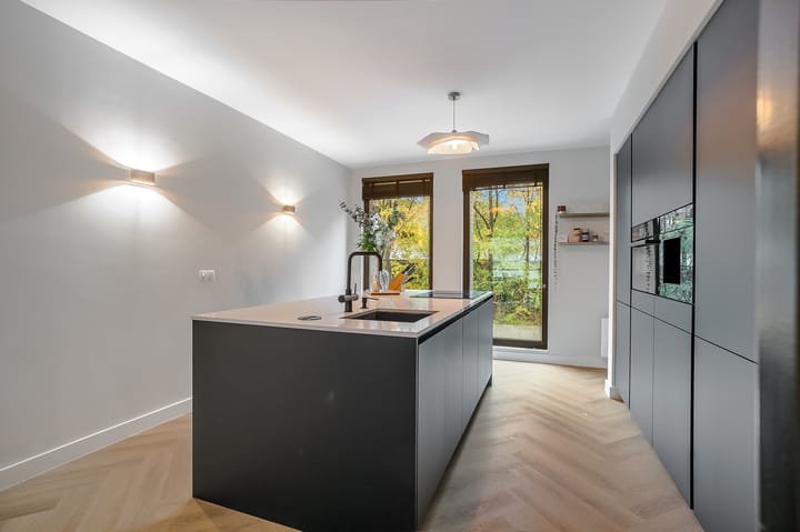 Foto 13 van Wijnand Nuijenstraat 45