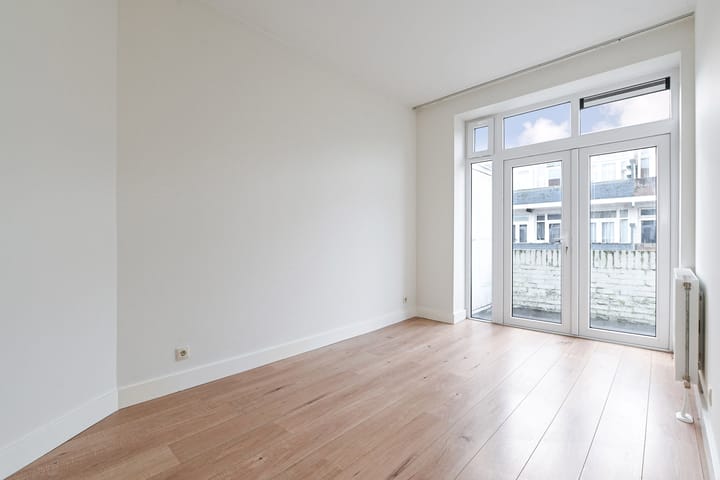 Foto 8 van Ernest Staasstraat 11