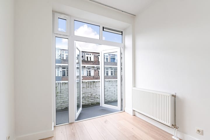 Foto 10 van Ernest Staasstraat 11