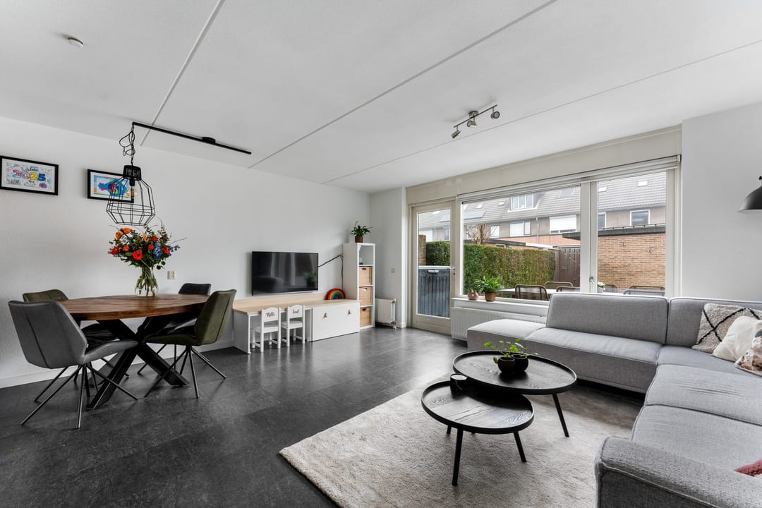 Foto 2 van Jan van Almondestraat 52