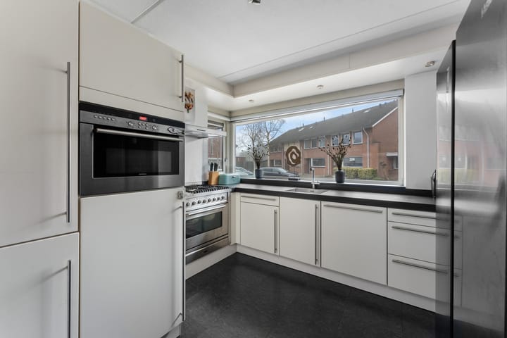 Foto 3 van Jan van Almondestraat 52