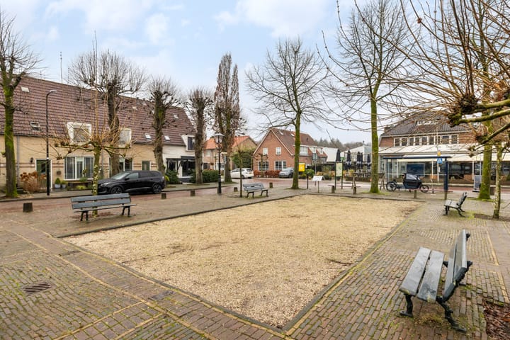 Foto 5 van Dorpsplein 2