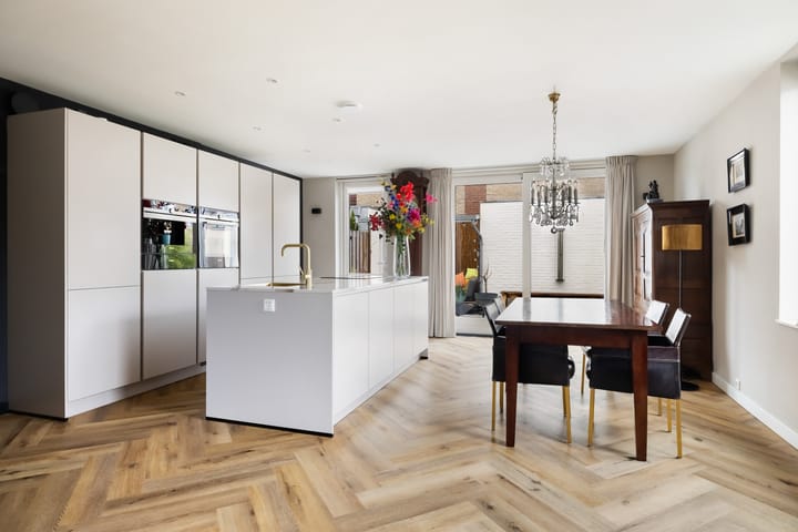 Foto 15 van Dorpsplein 2