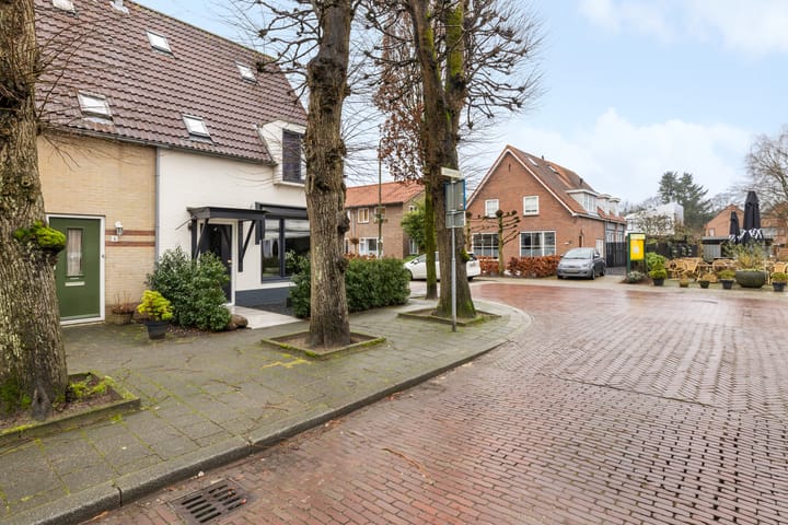 Foto 42 van Dorpsplein 2