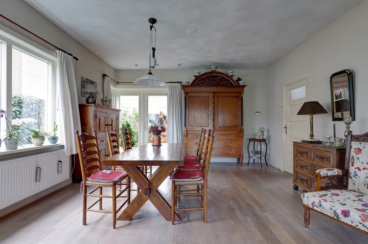 Photo 9 of Laaghalerstraat 8