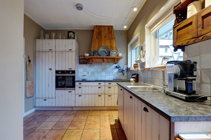 Photo 13 of Laaghalerstraat 8