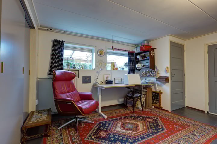 Photo 17 of Laaghalerstraat 8