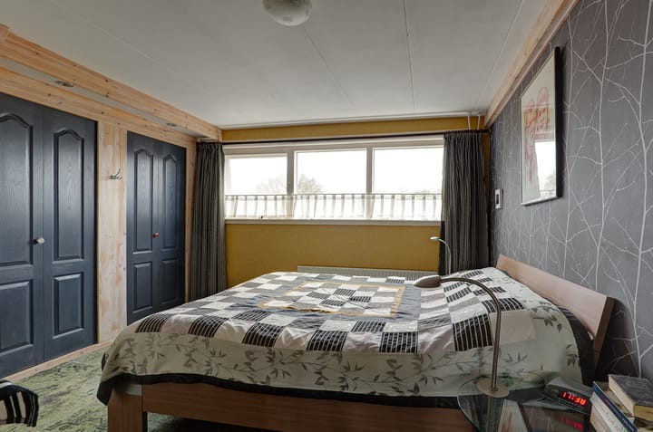 Photo 24 of Laaghalerstraat 8