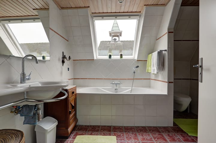 Photo 28 of Laaghalerstraat 8