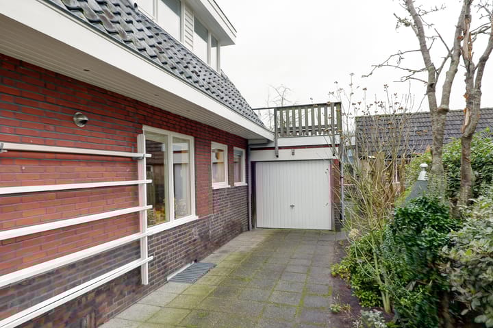 Photo 40 of Laaghalerstraat 8