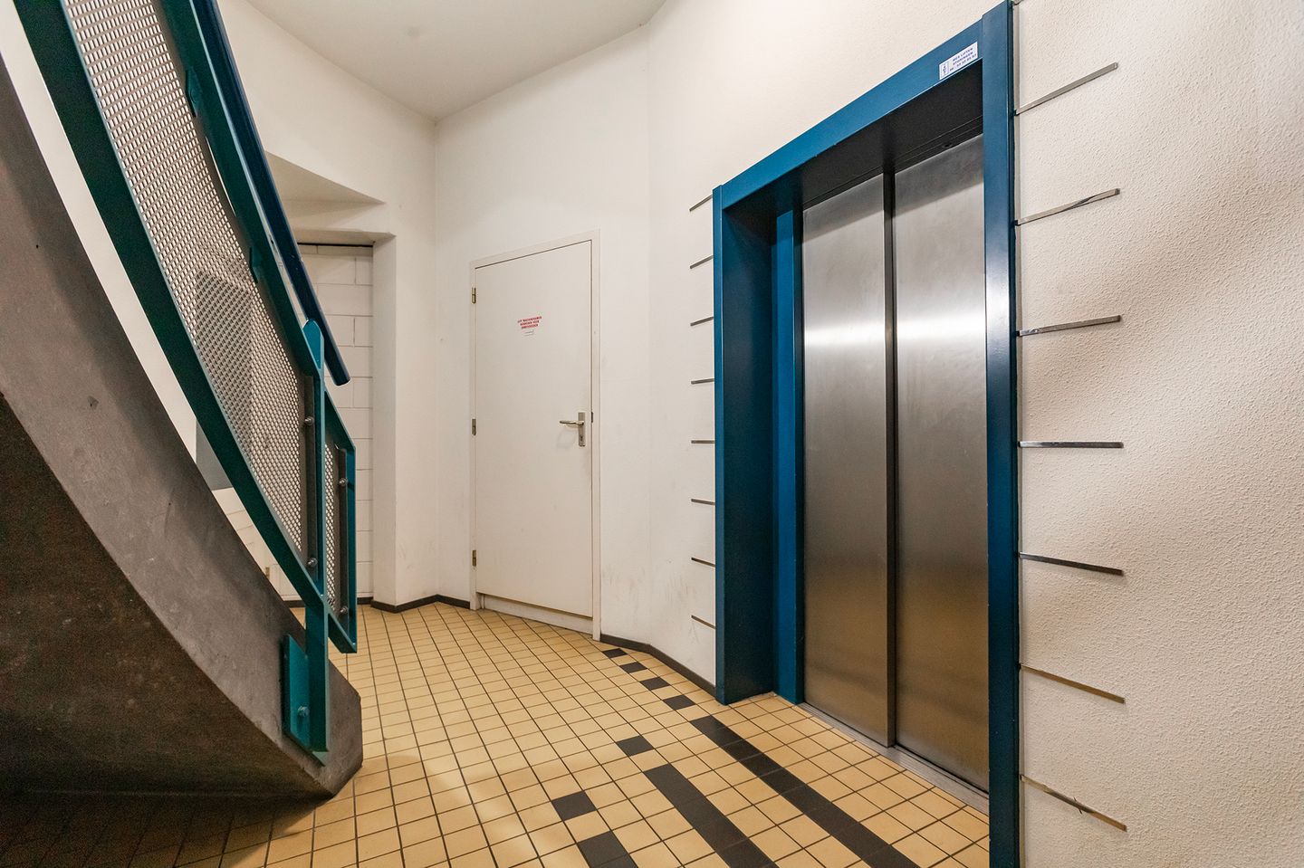 Foto 29 van Sarphatistraat 672